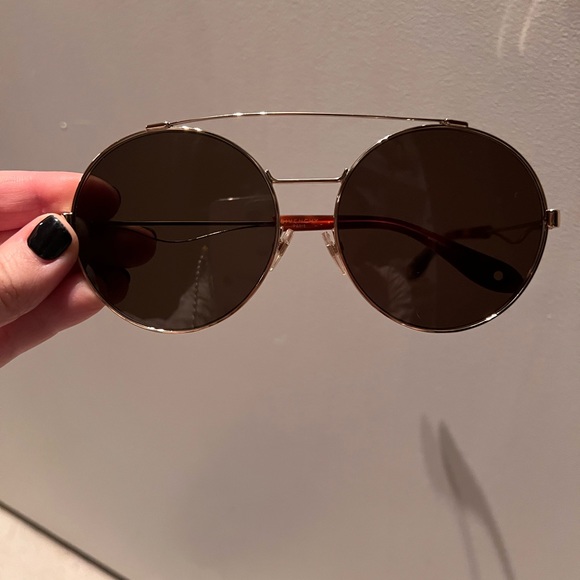 authentic GIVENCHY Sunglasses — GV7048/S, Gold - Picture 8 of 10